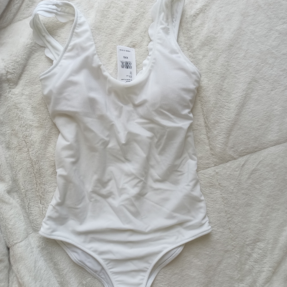 Vineyard Vines white swimsuit